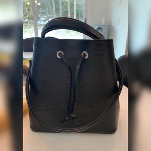Authentic Mint Condition Louis Vuitton Epi Noe Noe Bag